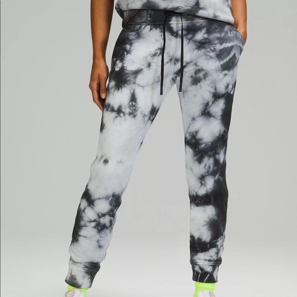 Lululemon Warm Down Jogger - Picture 5 of 6